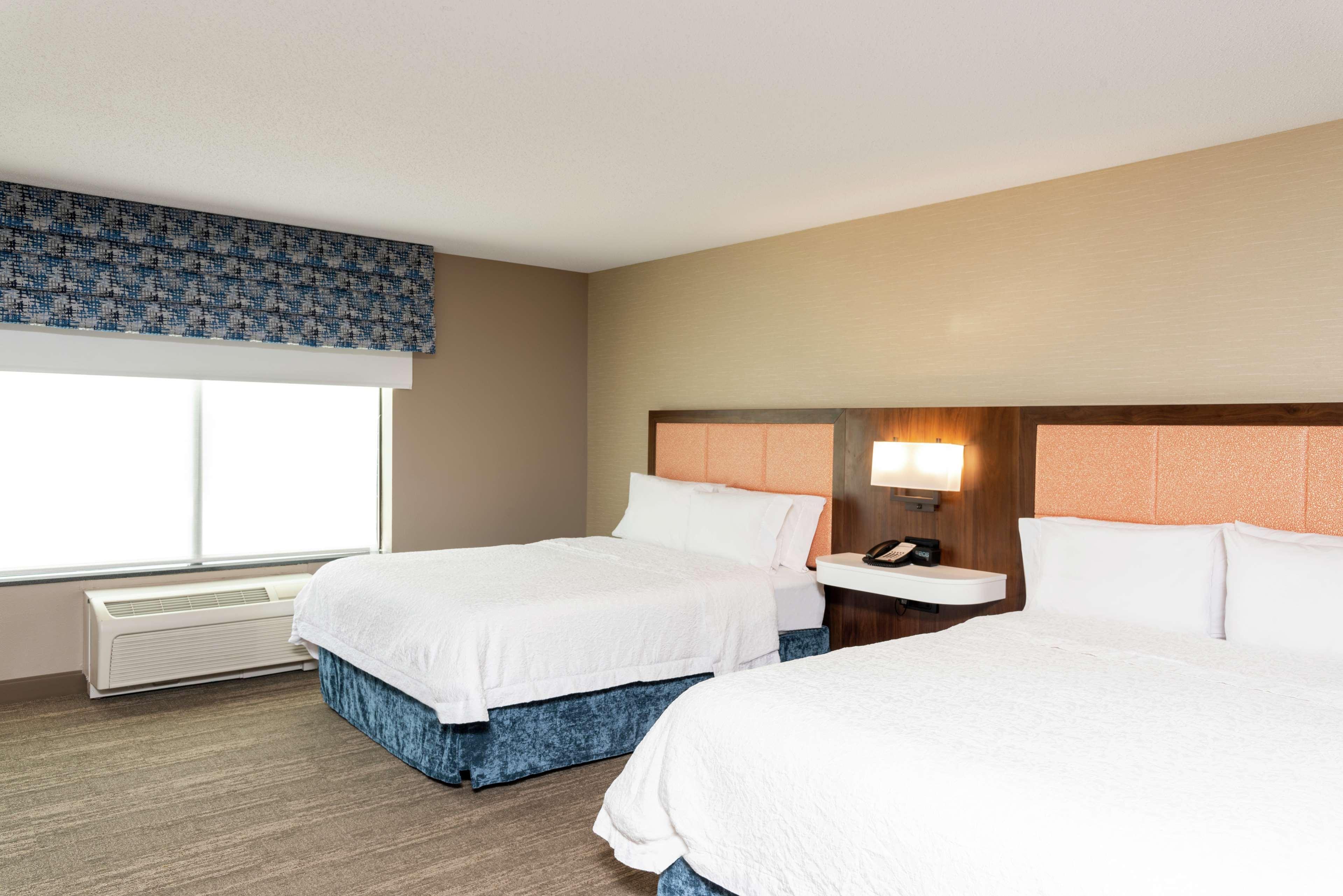 Hampton Inn & Suites Marshalltown Exterior photo