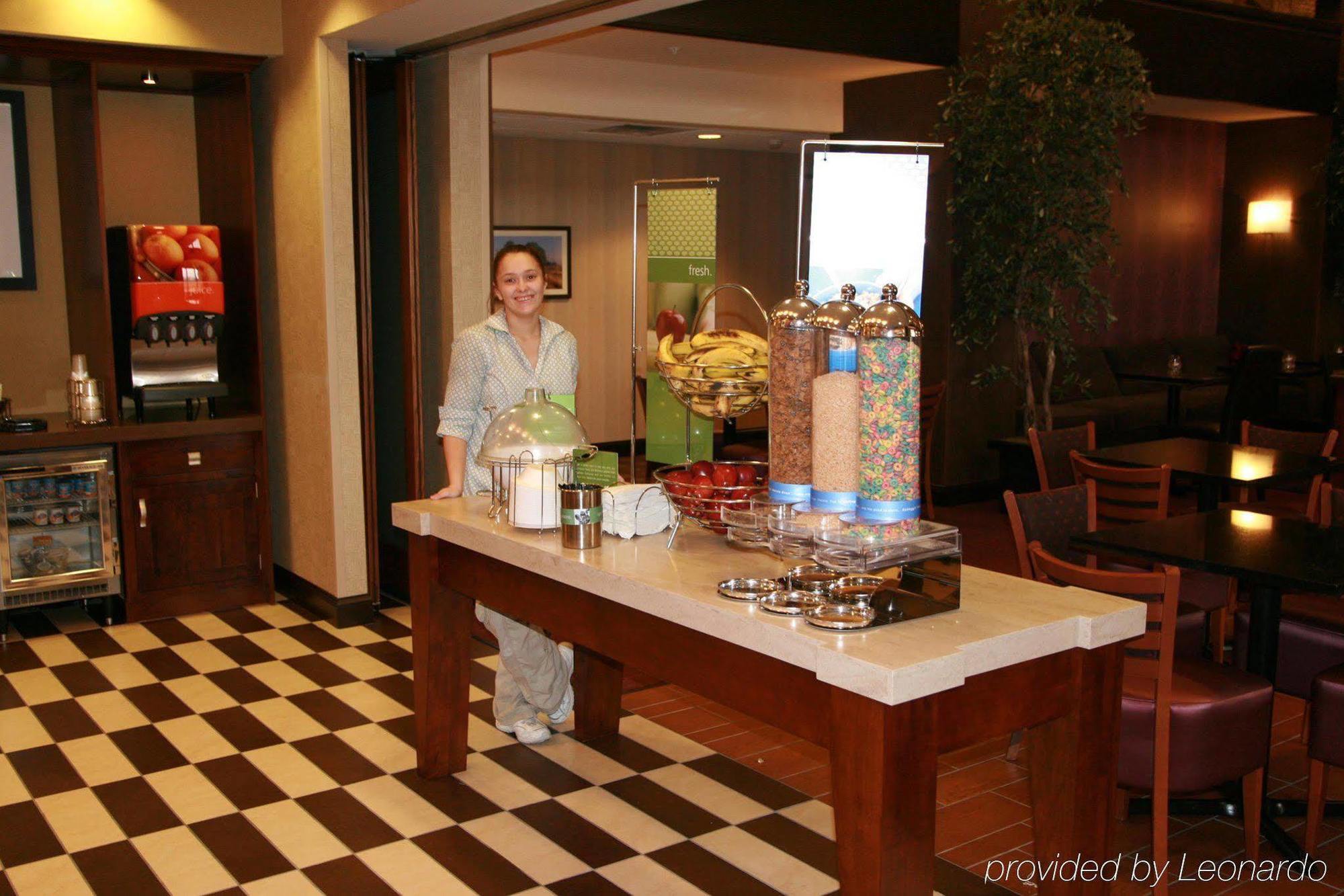 Hampton Inn & Suites Marshalltown Restaurant photo